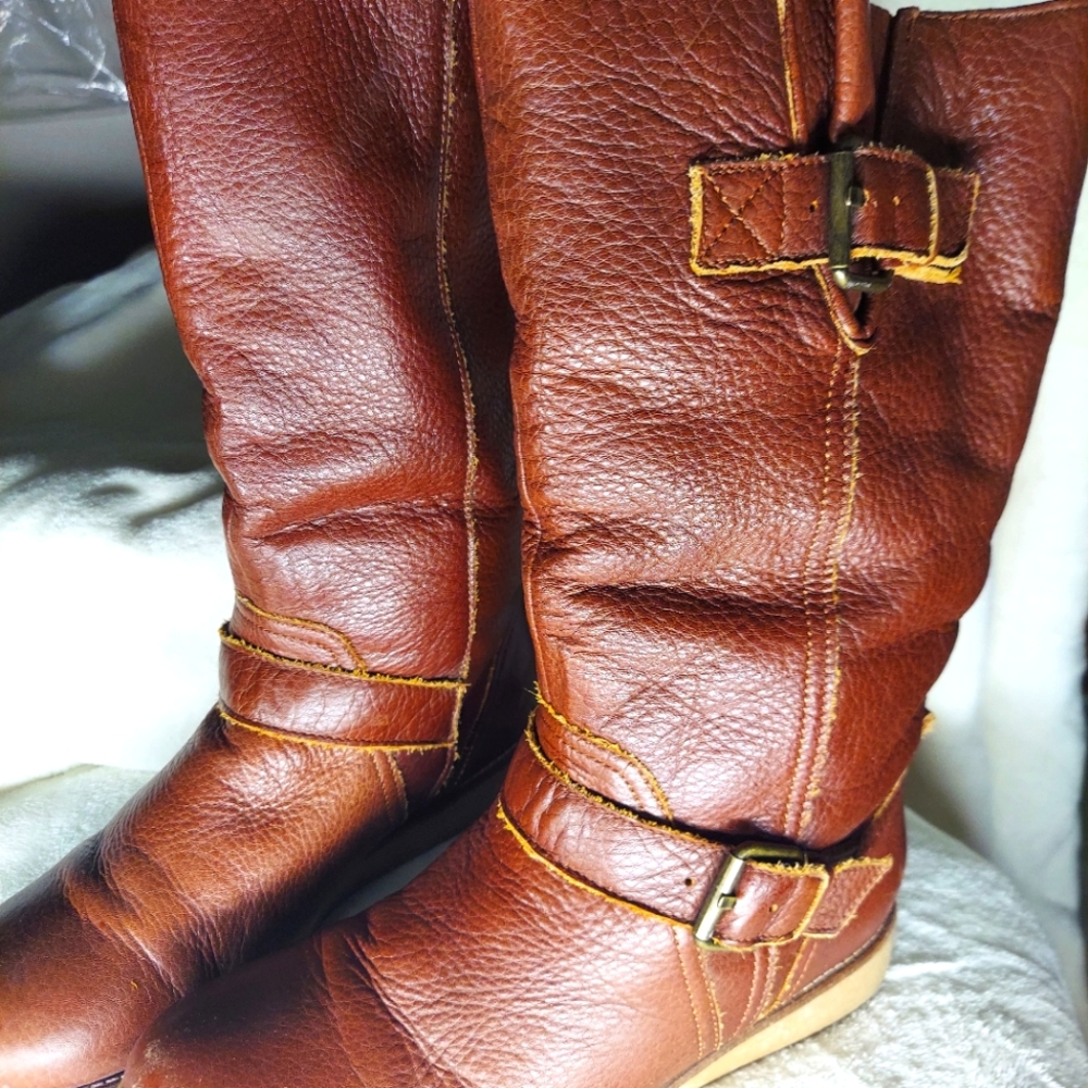 Aldo slip on boot.sz 8 Great for snowy/wet days